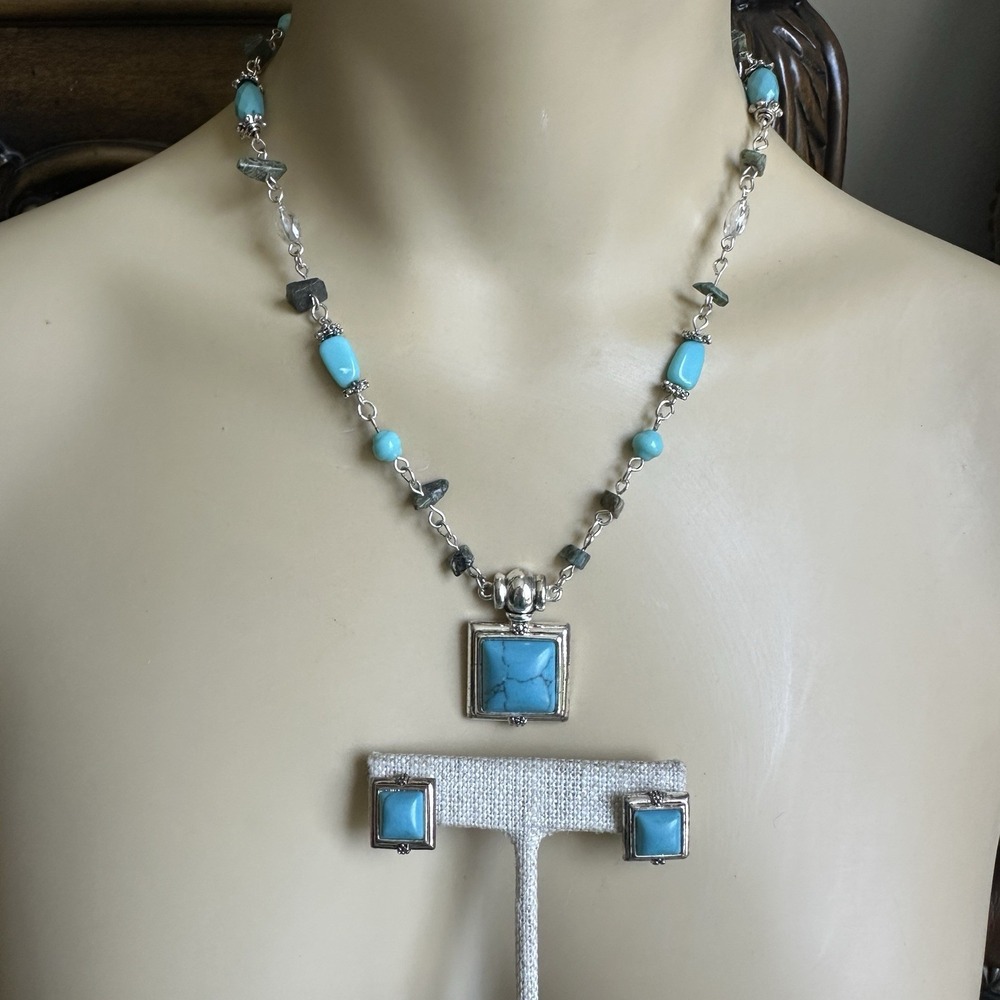 VTG Boho Necklace 17 Inch w Match Earrings 0.5 Inch Faux Turquoise Silver‎ Beads